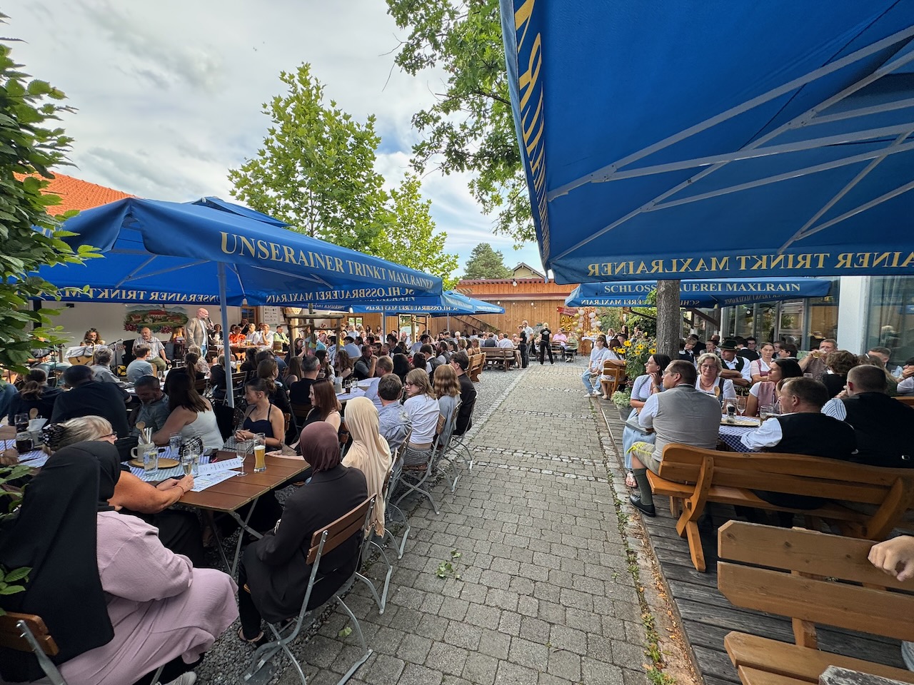 Zeugnisvergabe der Abschlussklassen